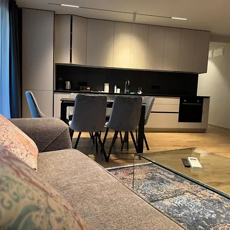 Luxury Brand New Md 2 In Center Varna