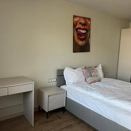 Apartment Luxury Brand New Md 2 In Center